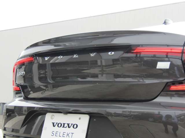 ボルボ Ｓ９０ リチャージ アルティメット Ｔ８ ＡＷＤ プラグイン ハイブリッド ４ＷＤ R5年 (関東) 99