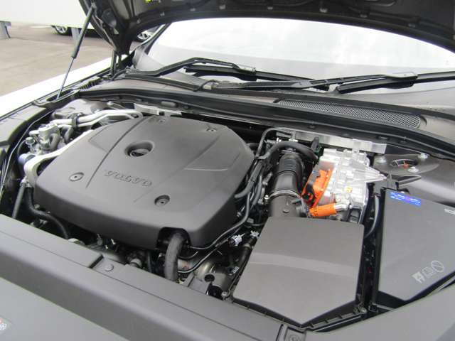 ボルボ Ｓ９０ リチャージ アルティメット Ｔ８ ＡＷＤ プラグイン ハイブリッド ４ＷＤ R5年 (関東) 99