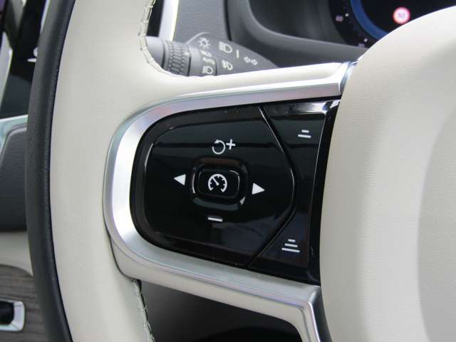 ボルボ ＸＣ９０ リチャージ アルティメット Ｔ８ ＡＷＤ プラグイン ハイブリッド ４ＷＤ R5年 (関東) 99