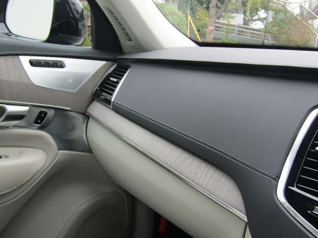 ボルボ ＸＣ９０ リチャージ アルティメット Ｔ８ ＡＷＤ プラグイン ハイブリッド ４ＷＤ R5年 (関東) 99