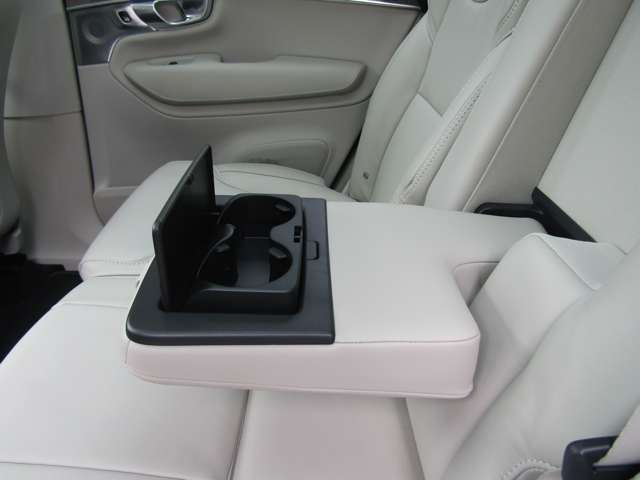 ボルボ ＸＣ９０ リチャージ アルティメット Ｔ８ ＡＷＤ プラグイン ハイブリッド ４ＷＤ R5年 (関東) 99