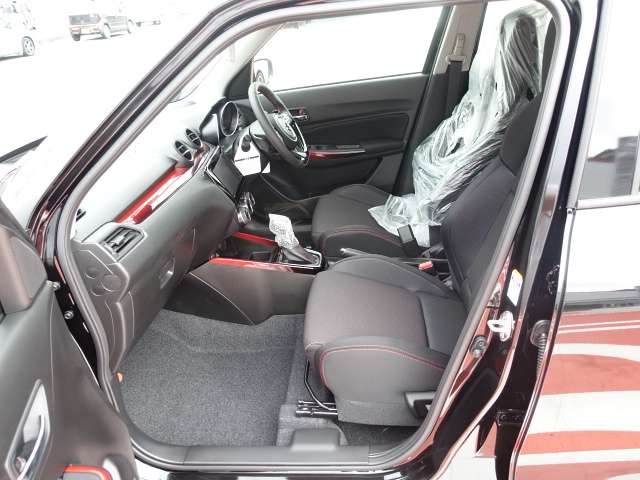 スズキ スイフト スポーツ １．４ R5年 (東海) 99