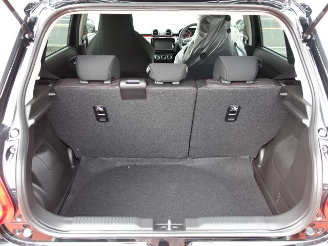 スズキ スイフト スポーツ １．４ R5年 (東海) 99