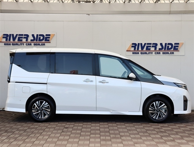 日産 セレナ １．４ Ｅ－ＰＯＷＥＲ ルキシオン R5年 (関東) 99