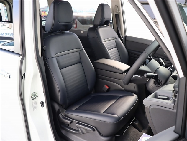 日産 セレナ １．４ Ｅ－ＰＯＷＥＲ ルキシオン R5年 (関東) 99