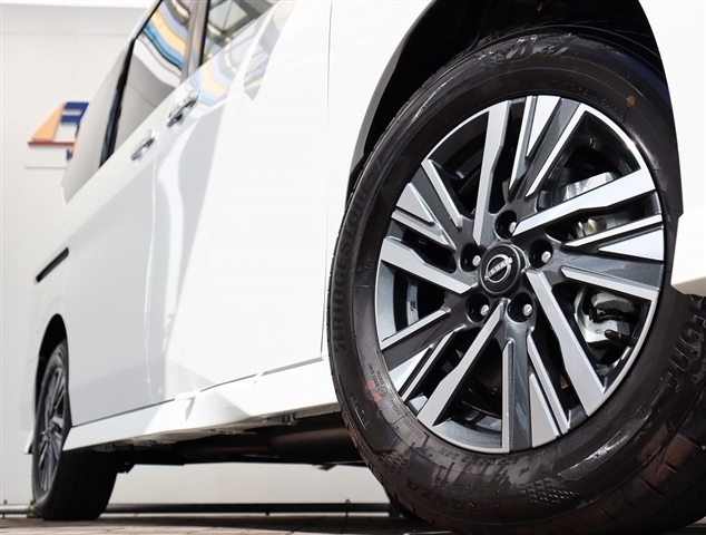 日産 セレナ １．４ Ｅ－ＰＯＷＥＲ ルキシオン R5年 (関東) 99