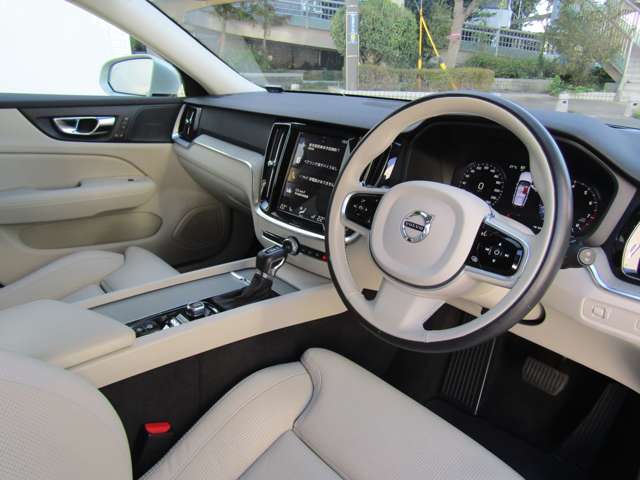 ボルボ Ｖ６０ Ｔ５　インスクリプション R2年 (関東) 99