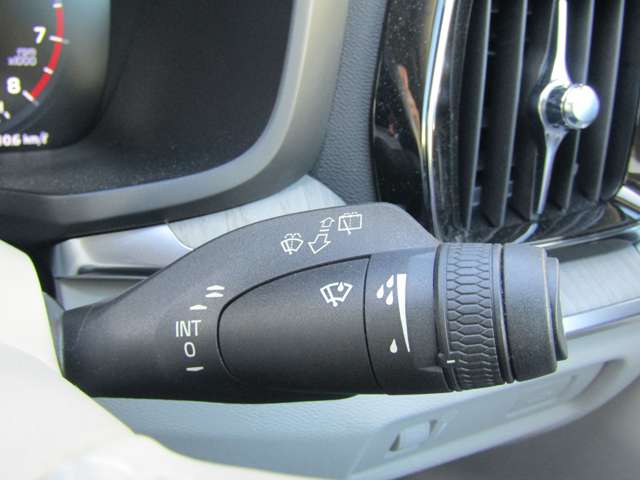 ボルボ Ｖ６０ Ｔ５　インスクリプション R2年 (関東) 99