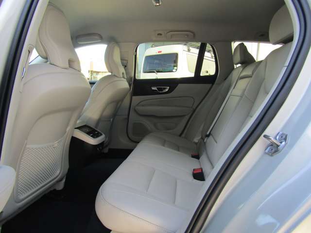 ボルボ Ｖ６０ Ｔ５　インスクリプション R2年 (関東) 99