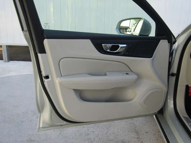 ボルボ Ｖ６０ Ｔ５　インスクリプション R2年 (関東) 99