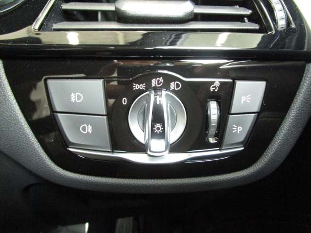 ＢＭＷ ５シリーズ ５２３Ｄ Ｍスポーツ ディーゼルターボ H30年 (近畿) 99