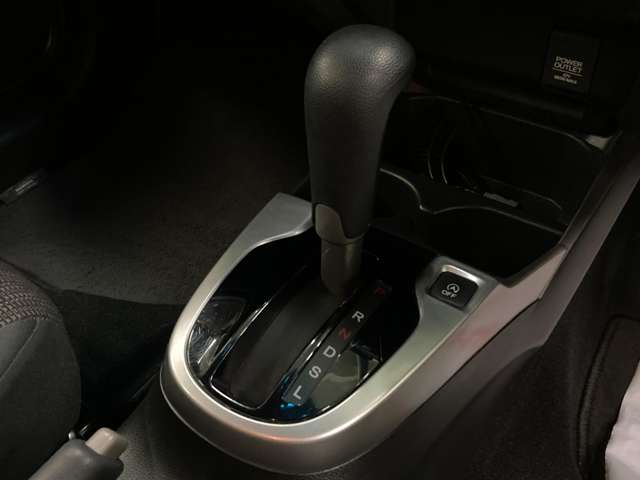 ホンダ フィット １．３ １３Ｇ Ｌパッケージ ４ＷＤ H26年 (北海道) 99