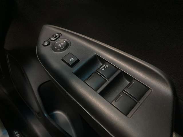 ホンダ フィット １．３ １３Ｇ Ｌパッケージ ４ＷＤ H26年 (北海道) 99