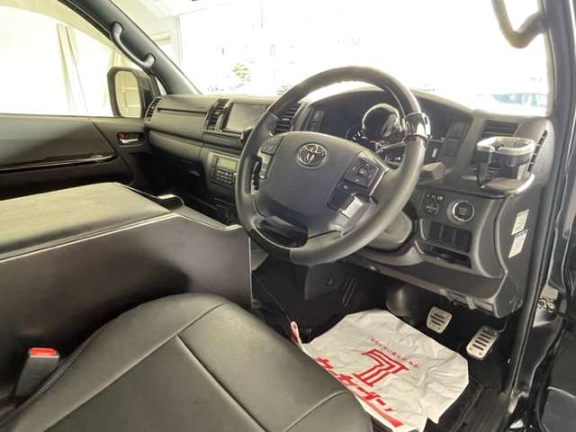 トヨタ ハイエースバン ２．８ スーパーＧＬ ダークプライムＩＩ ロングボディ ディーゼルターボ ４ＷＤ R4年 (北海道) 99