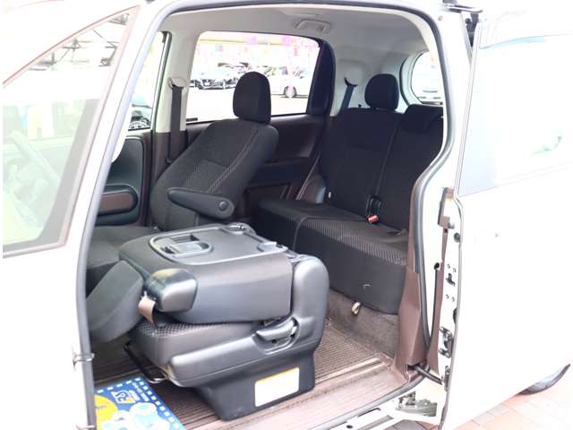 トヨタ ポルテ Ｆ H28年 (関東) 99