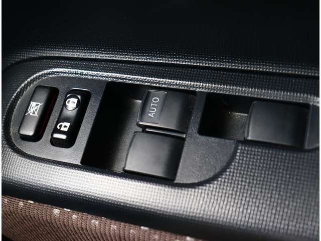 トヨタ ポルテ Ｆ H28年 (関東) 99