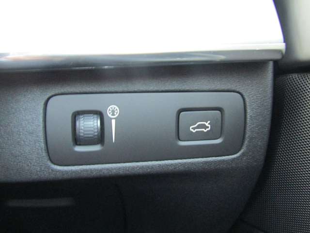 ボルボ ＸＣ９０ Ｂ５ ＡＷＤ モメンタム ４ＷＤ R2年 (関東) 99