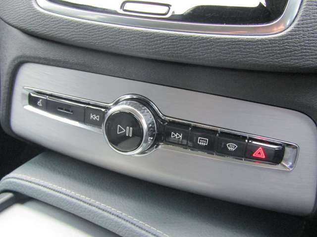 ボルボ ＸＣ９０ Ｂ５ ＡＷＤ モメンタム ４ＷＤ R2年 (関東) 99