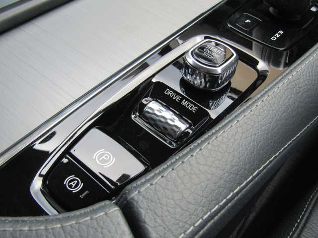 ボルボ ＸＣ９０ Ｂ５ ＡＷＤ モメンタム ４ＷＤ R2年 (関東) 99