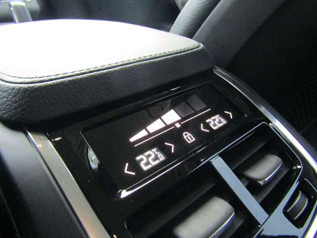 ボルボ ＸＣ９０ Ｂ５ ＡＷＤ モメンタム ４ＷＤ R2年 (関東) 99