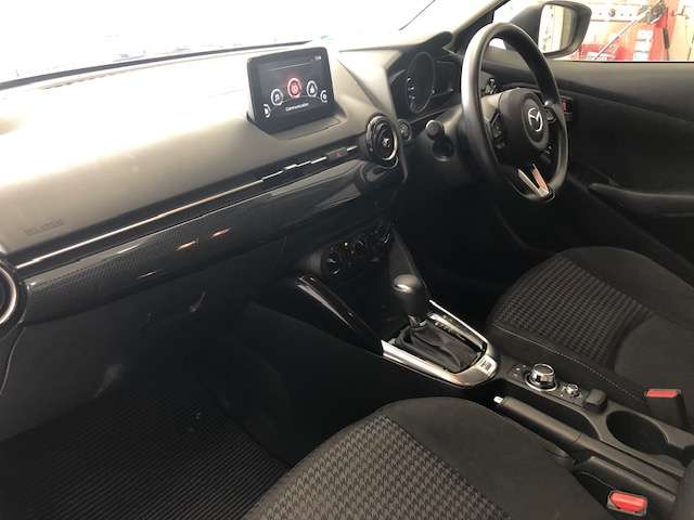 マツダ デミオ １．３ １３Ｓ ４ＷＤ H30年 (北海道) 99