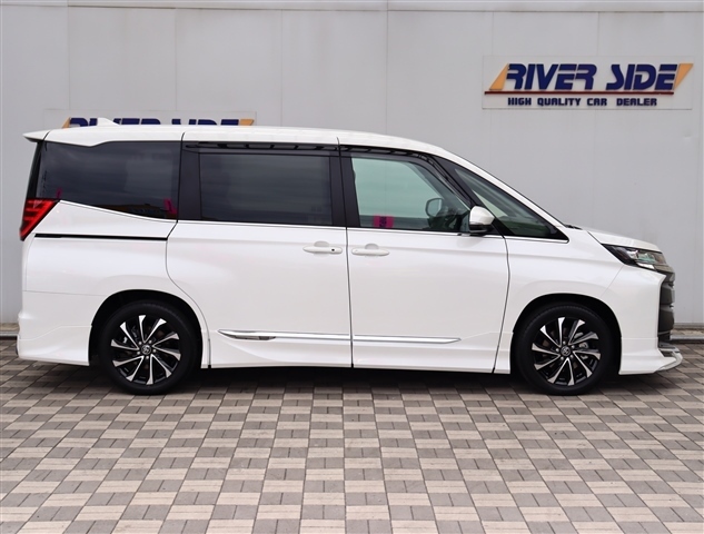 トヨタ ノア Ｓ−Ｚ R5年 (関東) 99
