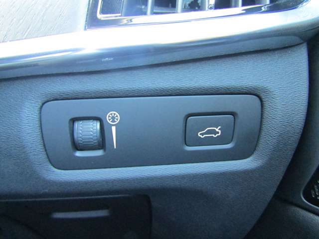 ボルボ Ｖ９０クロスカントリー Ｄ４ ＡＷＤ サマム ディーゼルターボ ４ＷＤ R1年 (関東) 99