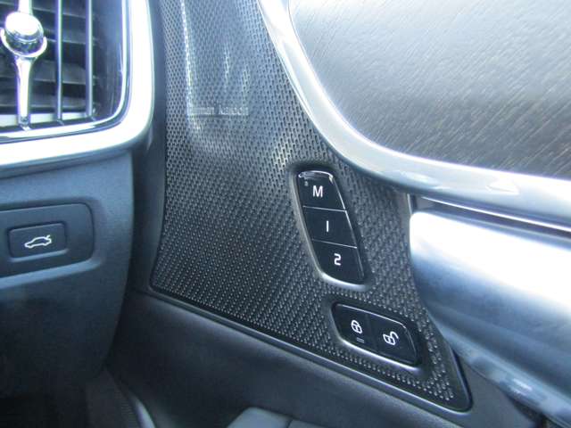 ボルボ Ｖ９０クロスカントリー Ｄ４ ＡＷＤ サマム ディーゼルターボ ４ＷＤ R1年 (関東) 99