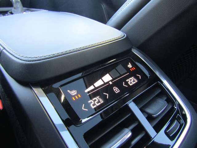 ボルボ Ｖ９０クロスカントリー Ｄ４ ＡＷＤ サマム ディーゼルターボ ４ＷＤ R1年 (関東) 99