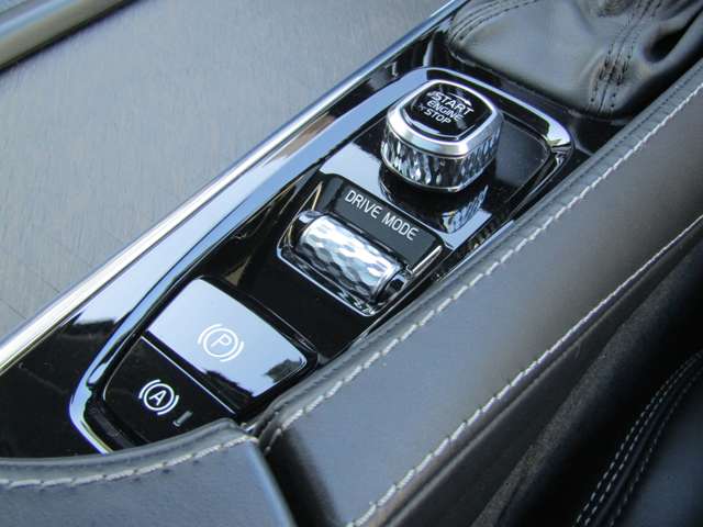 ボルボ Ｖ９０クロスカントリー Ｄ４ ＡＷＤ サマム ディーゼルターボ ４ＷＤ R1年 (関東) 99