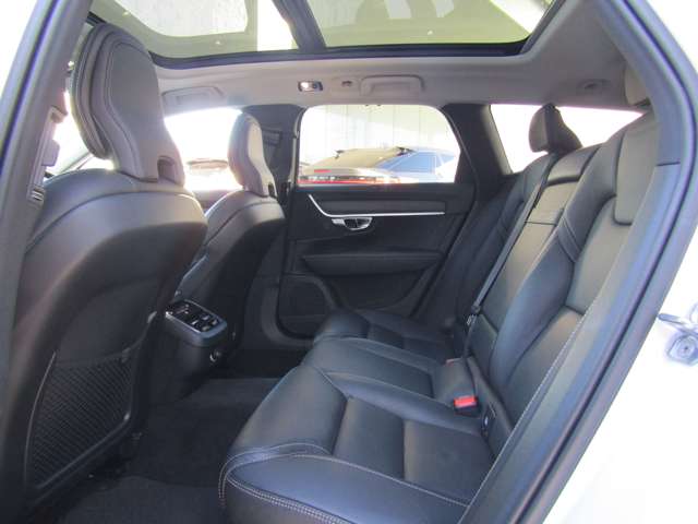 ボルボ Ｖ９０クロスカントリー Ｄ４ ＡＷＤ サマム ディーゼルターボ ４ＷＤ R1年 (関東) 99