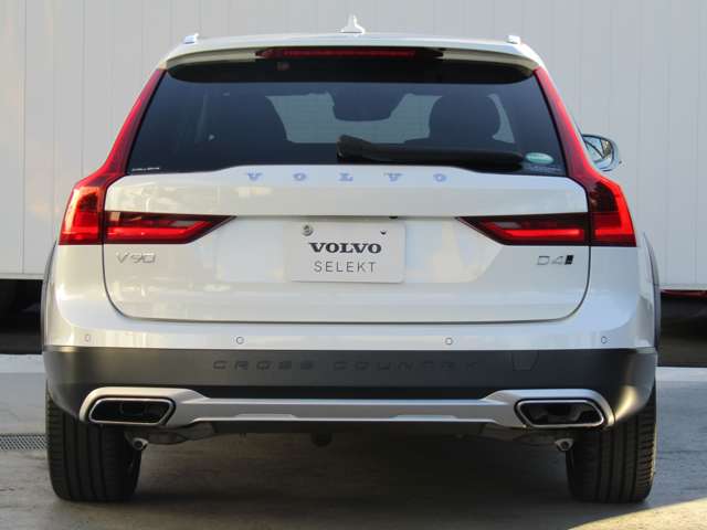 ボルボ Ｖ９０クロスカントリー Ｄ４ ＡＷＤ サマム ディーゼルターボ ４ＷＤ R1年 (関東) 99