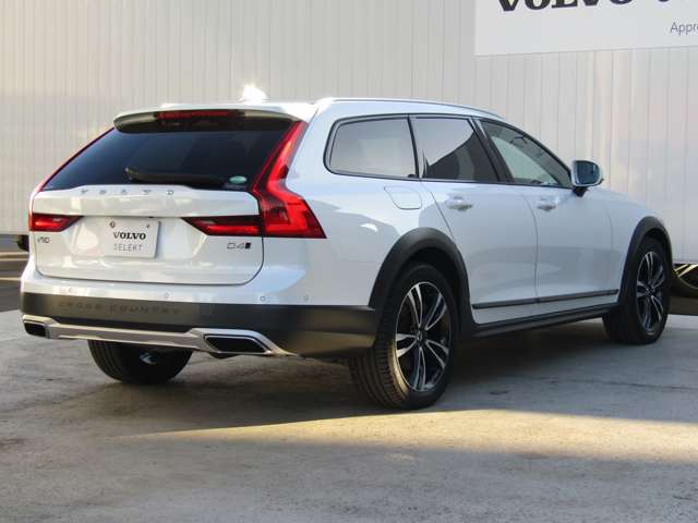 ボルボ Ｖ９０クロスカントリー Ｄ４ ＡＷＤ サマム ディーゼルターボ ４ＷＤ R1年 (関東) 99