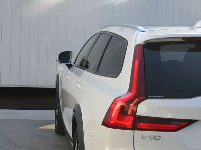 ボルボ Ｖ９０クロスカントリー Ｄ４ ＡＷＤ サマム ディーゼルターボ ４ＷＤ R1年 (関東) 99