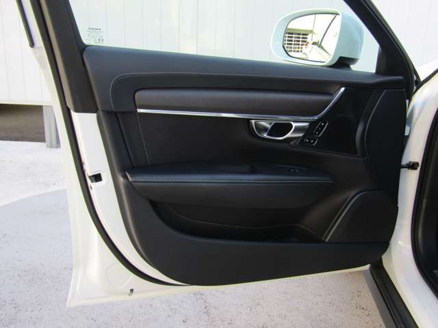 ボルボ Ｖ９０クロスカントリー Ｄ４ ＡＷＤ サマム ディーゼルターボ ４ＷＤ R1年 (関東) 99