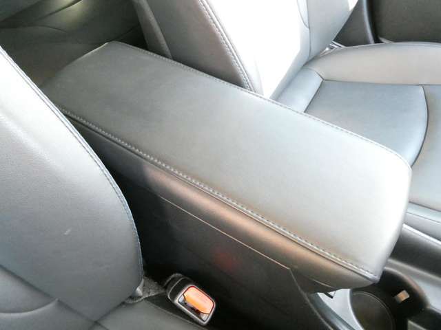 トヨタ プリウス １．８ Ｓ ツーリングセレクション R1年 (関東) 99