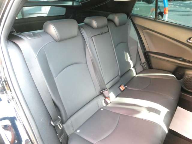 トヨタ プリウス １．８ Ｓ ツーリングセレクション R1年 (関東) 99