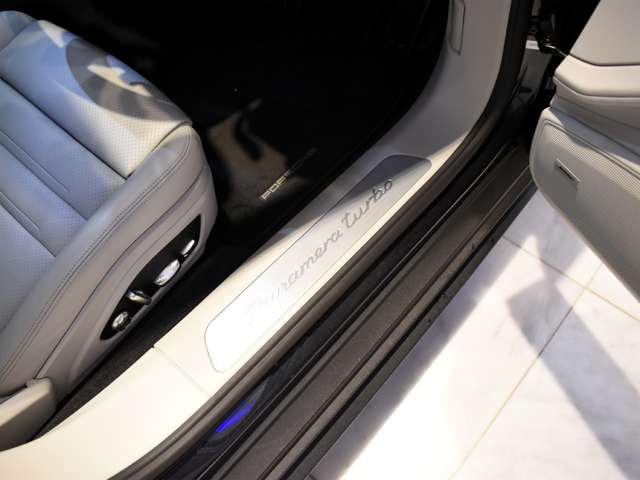 ポルシェ パナメーラ ターボ ＰＤＫ ４ＷＤ H29年 (関東) 99