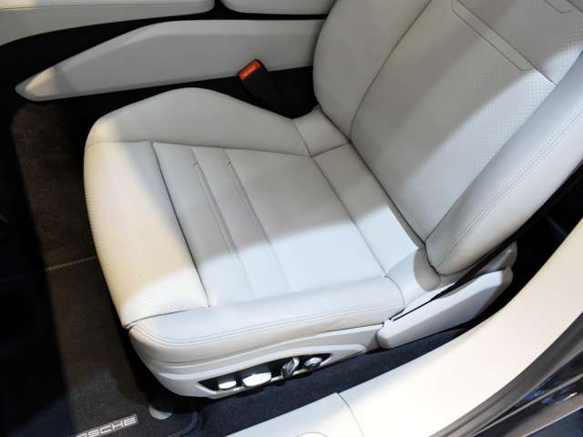 ポルシェ パナメーラ ターボ ＰＤＫ ４ＷＤ H29年 (関東) 99