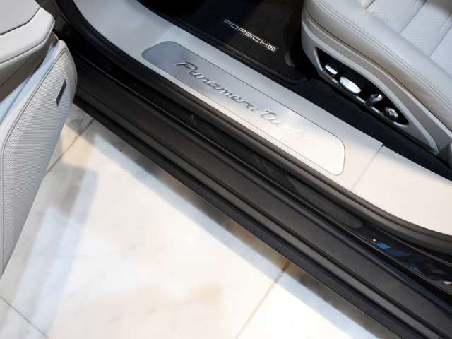 ポルシェ パナメーラ ターボ ＰＤＫ ４ＷＤ H29年 (関東) 99