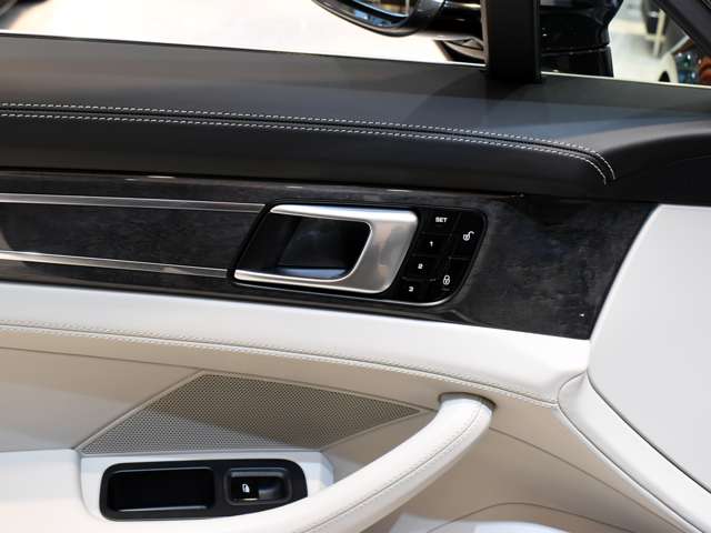 ポルシェ パナメーラ ターボ ＰＤＫ ４ＷＤ H29年 (関東) 99