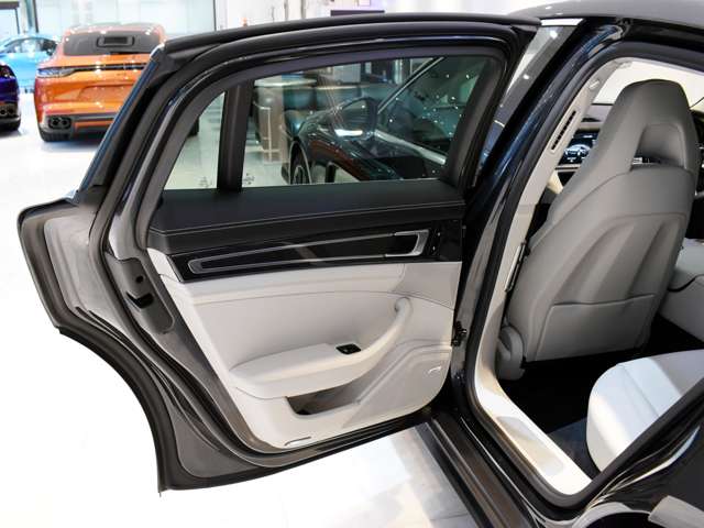 ポルシェ パナメーラ ターボ ＰＤＫ ４ＷＤ H29年 (関東) 99