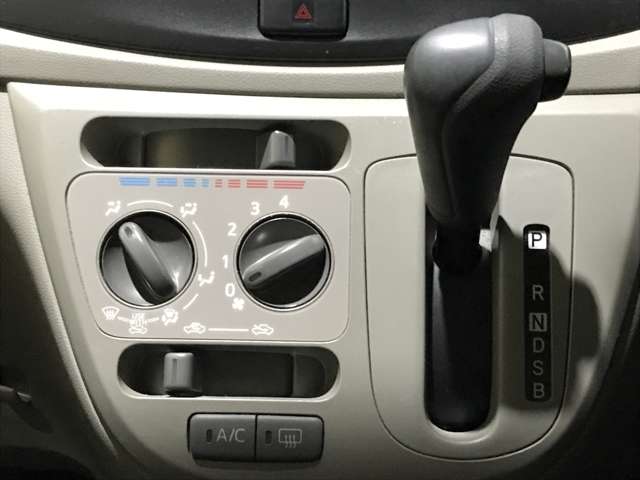 トヨタ ピクシス　エポック ６６０ ＬＦ ４ＷＤ H27年 (北海道) 99