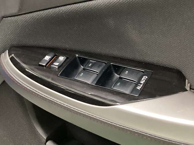 トヨタ クラウンアスリート ２．５ Ｉ－ＦＯＵＲ ４ＷＤ H22年 (北海道) 99