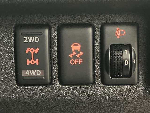 日産 マーチ １．２ Ｘ ＦＯＵＲ ４ＷＤ H27年 (北海道) 99