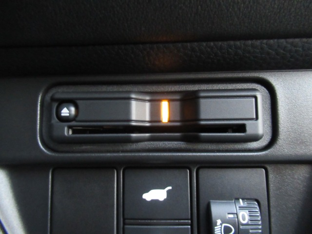 ホンダ ＺＲ－Ｖ ２．０ Ｅ：ＨＥＶ Ｘ R4年 (関東) 99