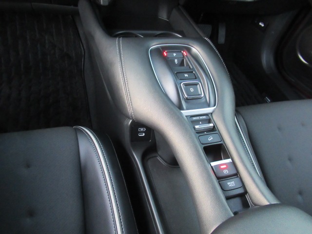 ホンダ ＺＲ－Ｖ ２．０ Ｅ：ＨＥＶ Ｘ R4年 (関東) 99