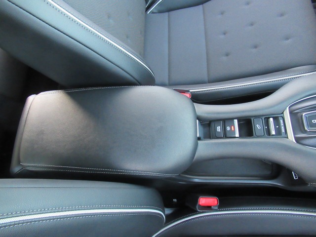 ホンダ ＺＲ－Ｖ ２．０ Ｅ：ＨＥＶ Ｘ R4年 (関東) 99