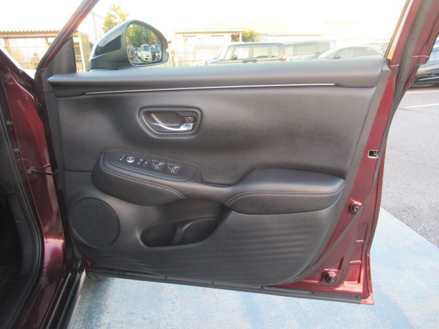 ホンダ ＺＲ－Ｖ ２．０ Ｅ：ＨＥＶ Ｘ R4年 (関東) 99