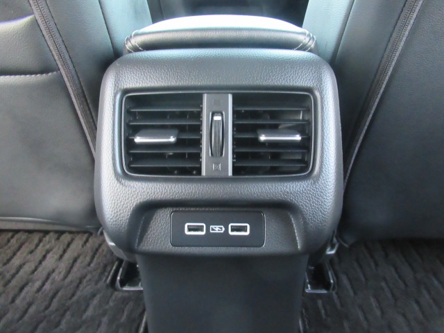 ホンダ ＺＲ－Ｖ ２．０ Ｅ：ＨＥＶ Ｘ R4年 (関東) 99